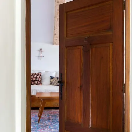 La Perroya Guest house *