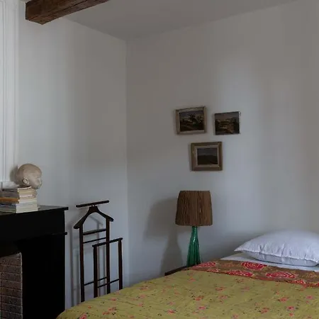 Guest house La Perroya *