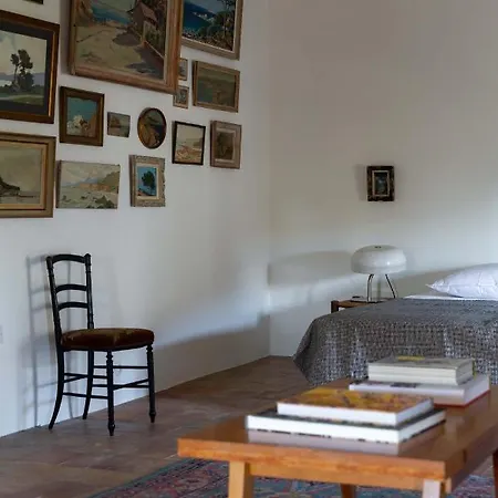 La Perroya Guest house *
