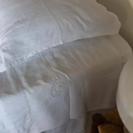 La Perroya Guest house