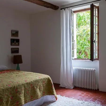 Guest house La Perroya