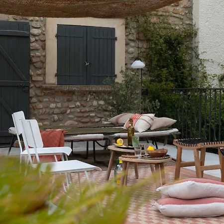 La Perroya Guest house Visan
